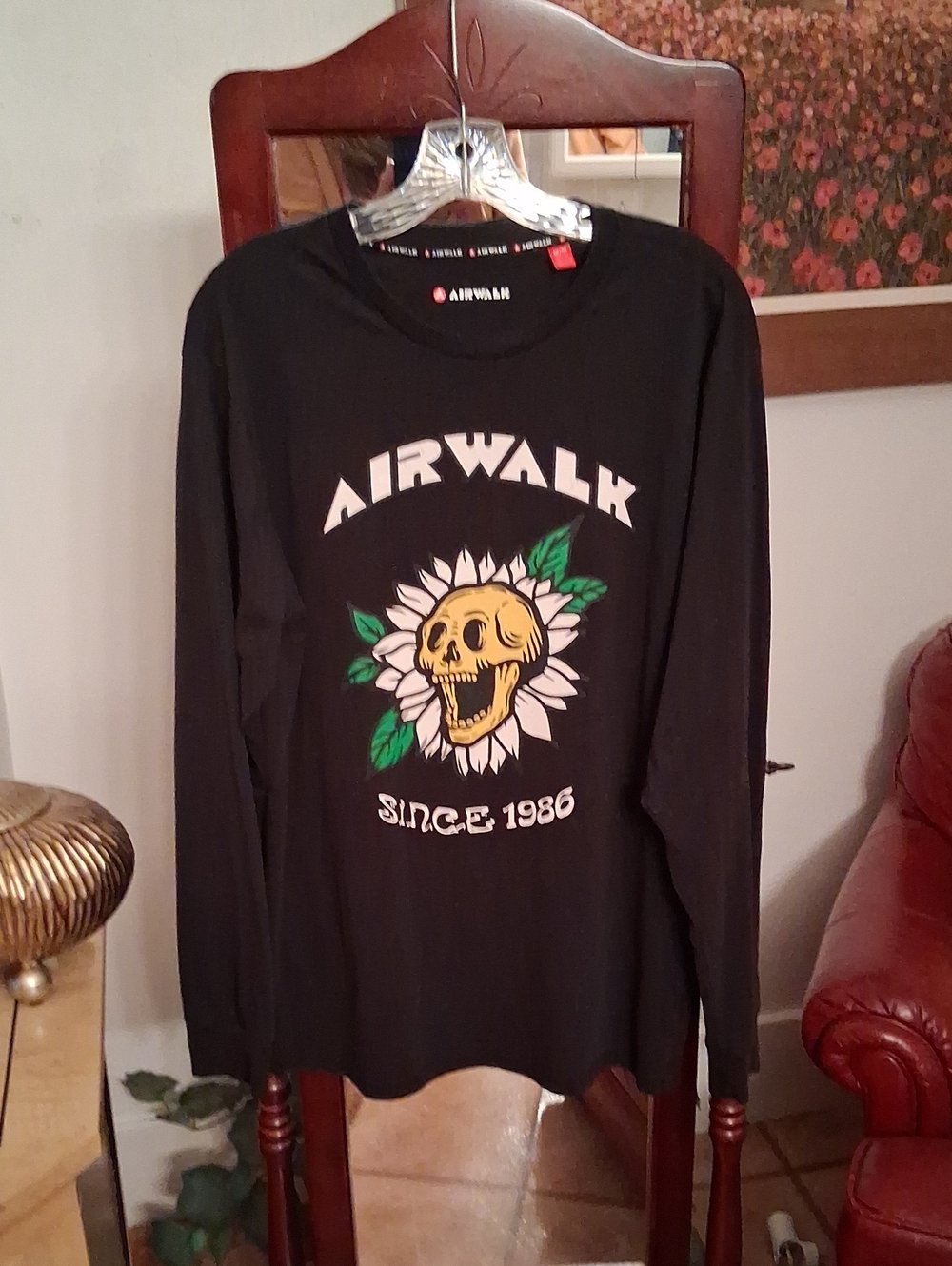 Airwalk Black Long-Sleeve Tee with Yellow Skull & White Flower Graphic Sz.M